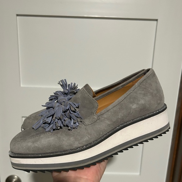 Johnston & Murphy Gray Gracelyn tassel Loafer Size - Picture 6 of 10